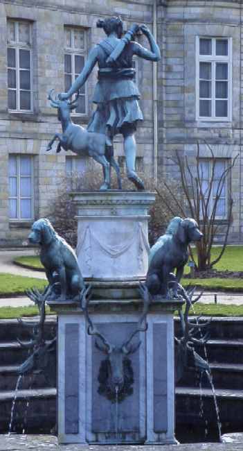 back of Diana's statue